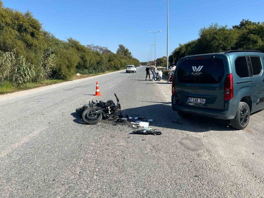 Ehliyetsiz Sürücünün ’u’ Dönüşü Motosikletliyi Ağır Yaraladı