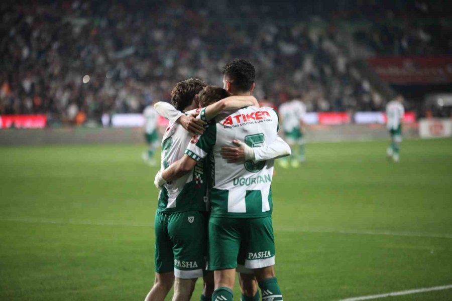 Trendyol Süper Lig: Konyaspor: 1 - Beşiktaş: 0 (ilk Yarı)