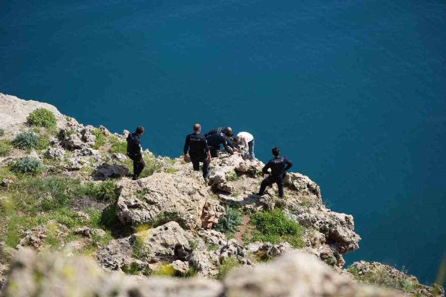 Antalya’da 40 Metrelik Falezlerin Ucunda Can Pazarı