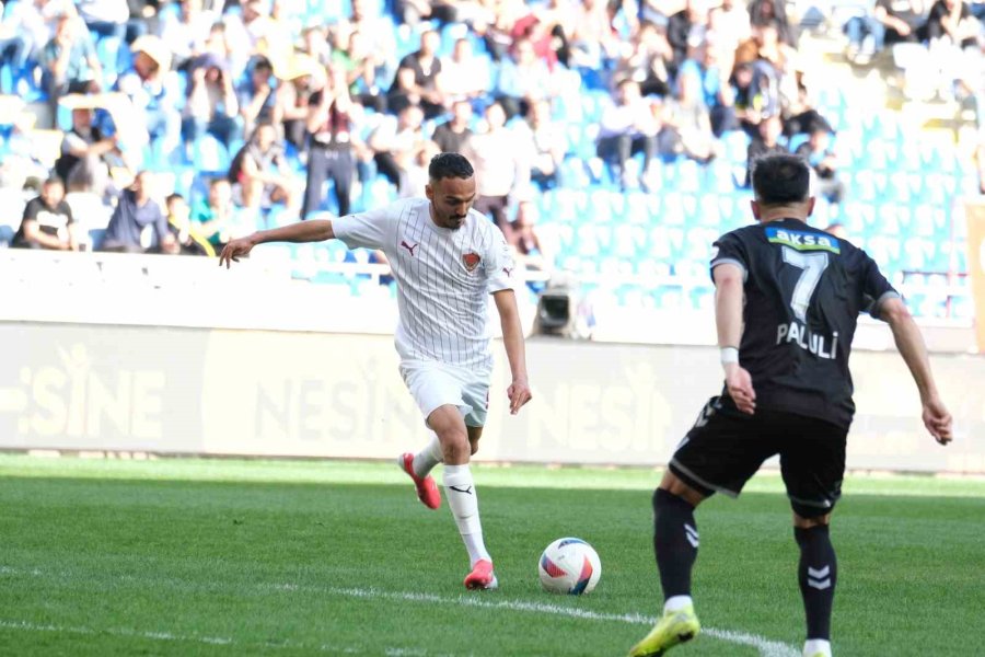 Trendyol Süper Lig: Atakaş Hatayspor: 1 - Sivasspor: 1 (ilk Yarı)