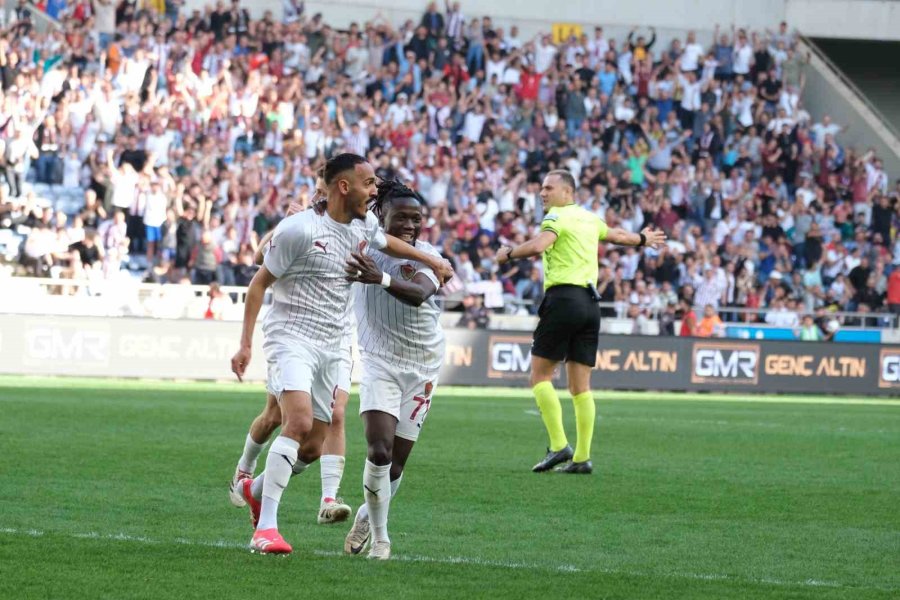 Trendyol Süper Lig: Atakaş Hatayspor: 1 - Sivasspor: 1 (ilk Yarı)