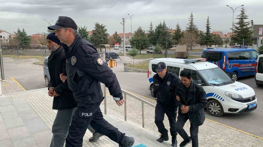 Molotoflu Kundaklamada Baba Ve Oğlu Tutuklandı