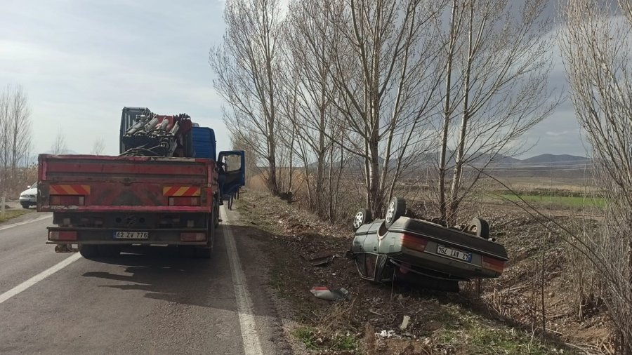 Takla Atan Aracın Altında Kalan Sürücü Yaralı Kurtuldu