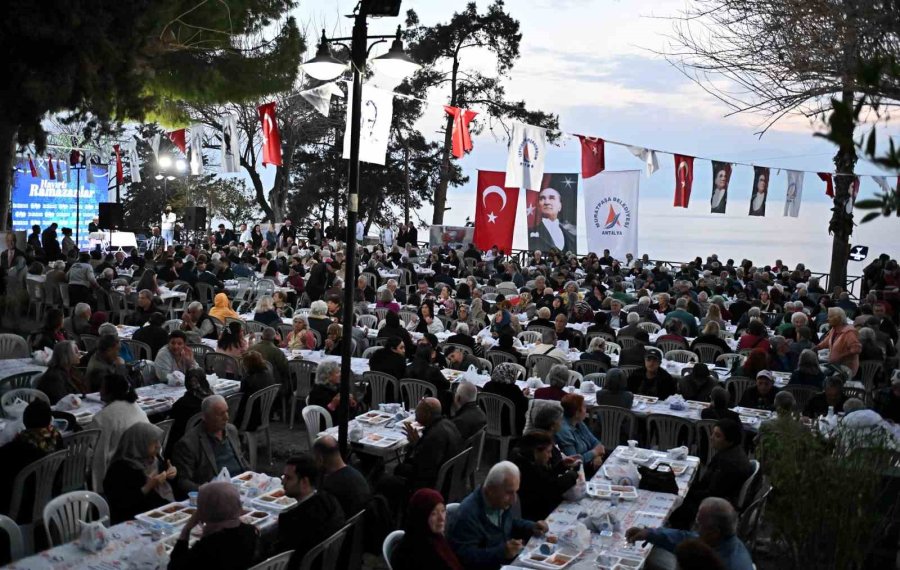 Muratpaşa’da Şehit Yakınları, Gaziler Ve Aileleri İçin İftar Verildi