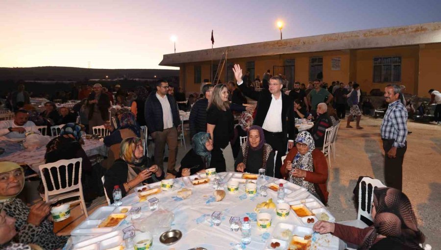 Silifke Belediye Başkanı Turgut, Atakentlilerle Bir Araya Geldi