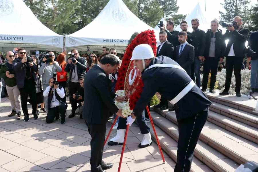 Kayseri’de Şehitler Mezarları Başında Anıldı