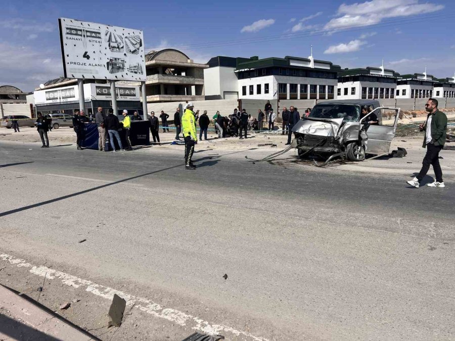 Konya’da Minibüs İle Tır Çarpıştı: 1 Ölü, 5 Yaralı