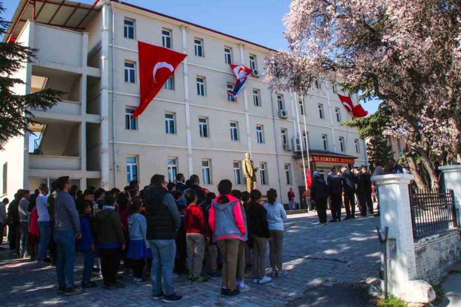 Yunak’ta Çanakkale Zaferi’nin 110. Yıl Dönümünde Şehitler Anıldı