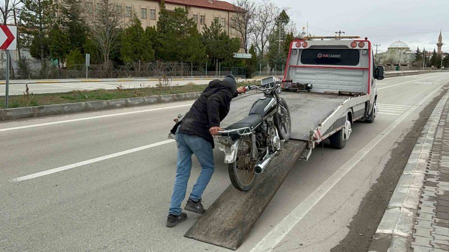 Çalıntı Motosikletle Yakalanan Şahıs Gözaltına Alındı