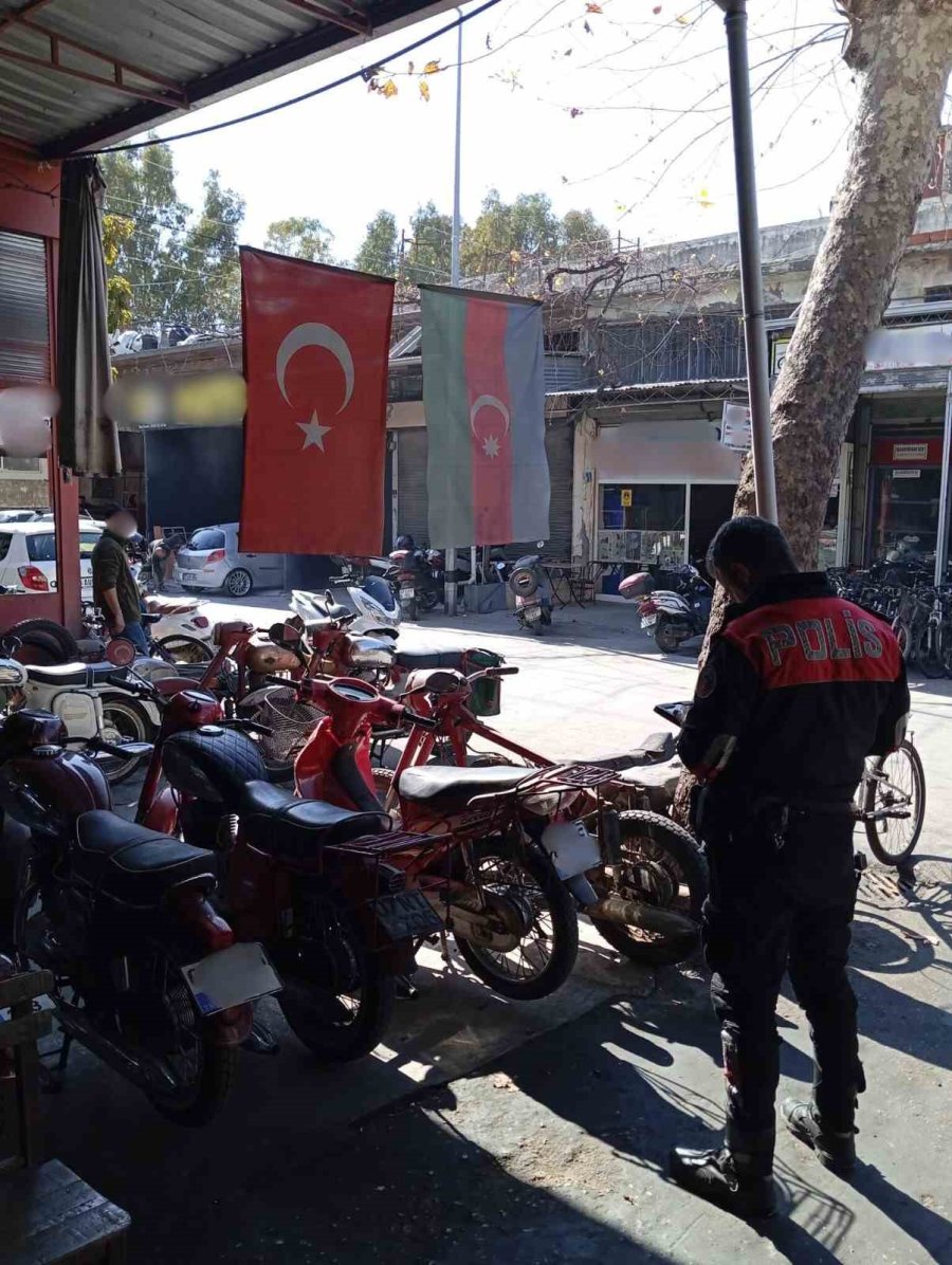 Antalya’da 76 Ekip 155 Polisle Motosiklet Denetimi