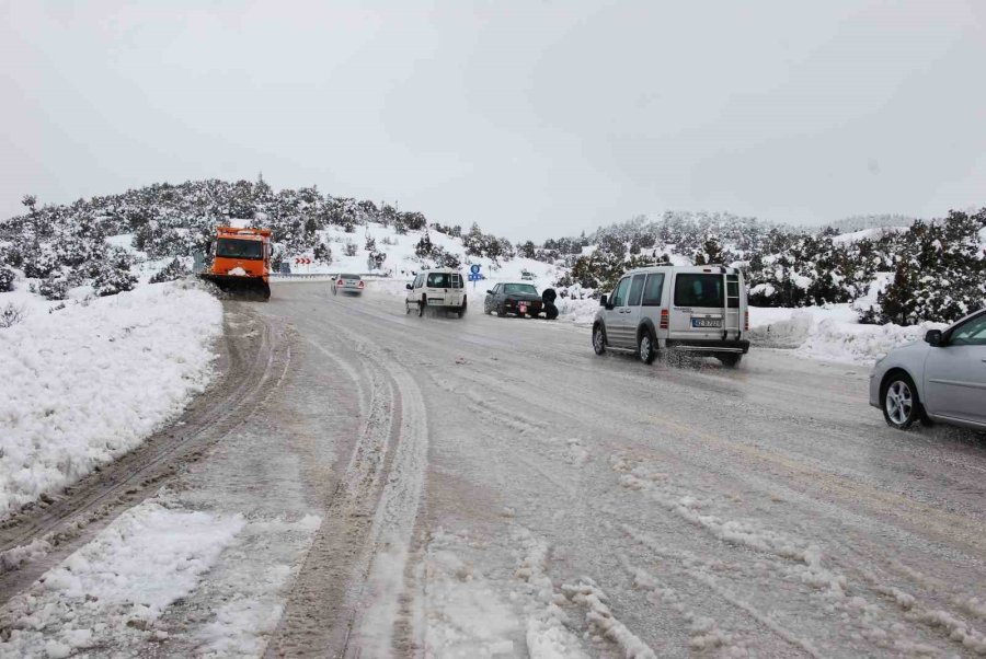 Antalya-konya Kara Yolunda Kar Etkisini Artırdı