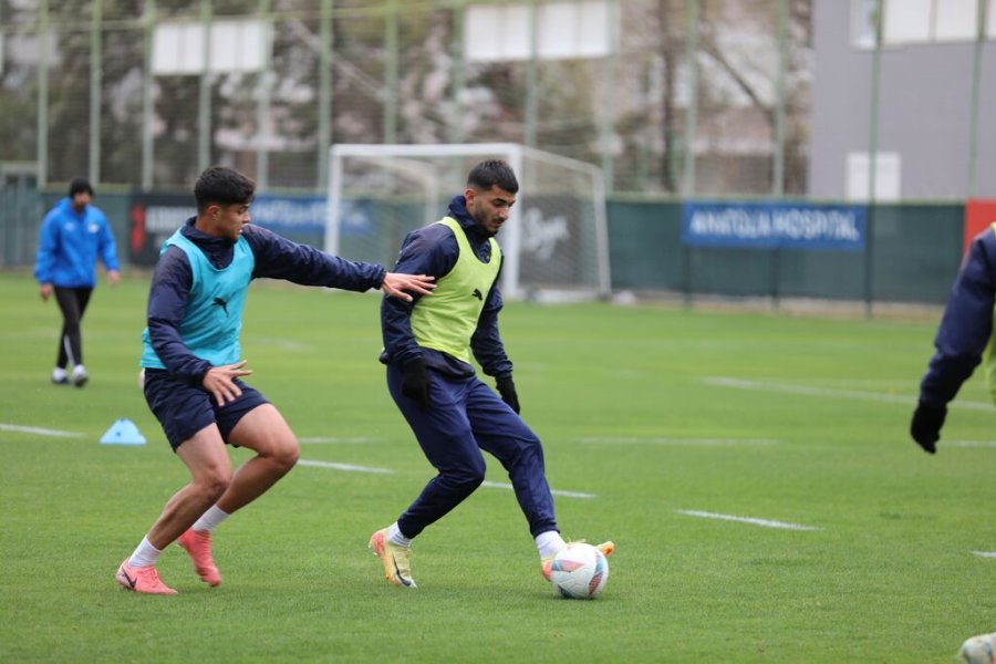 Alanyaspor, Antalyaspor Hazırlıklarına Başladı