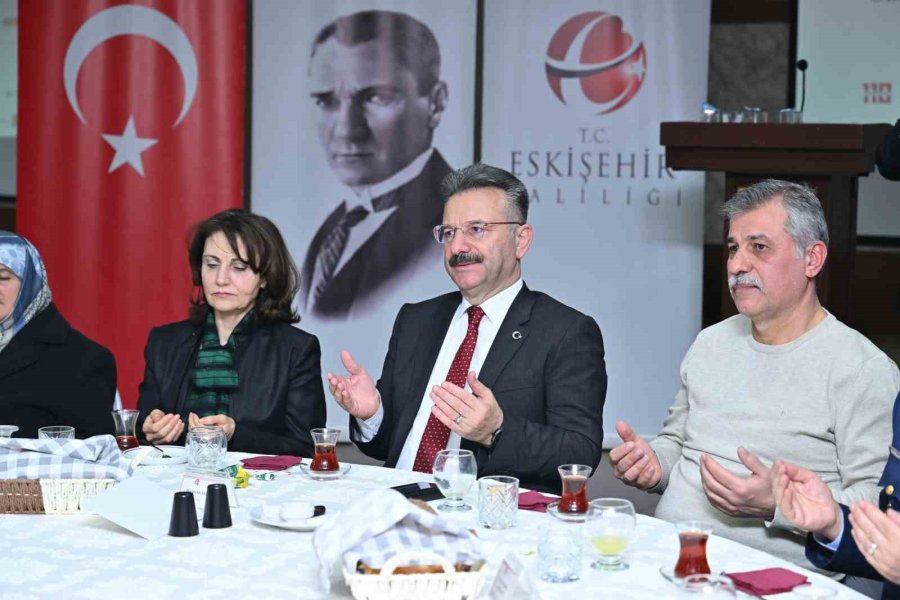 Eskişehir Valiliği 18 Mart Şehitleri Anma Günü Ve Çanakkale Deniz Zaferi’nin Yüz Onuncu Yıldönümü Adına İftar Düzenledi