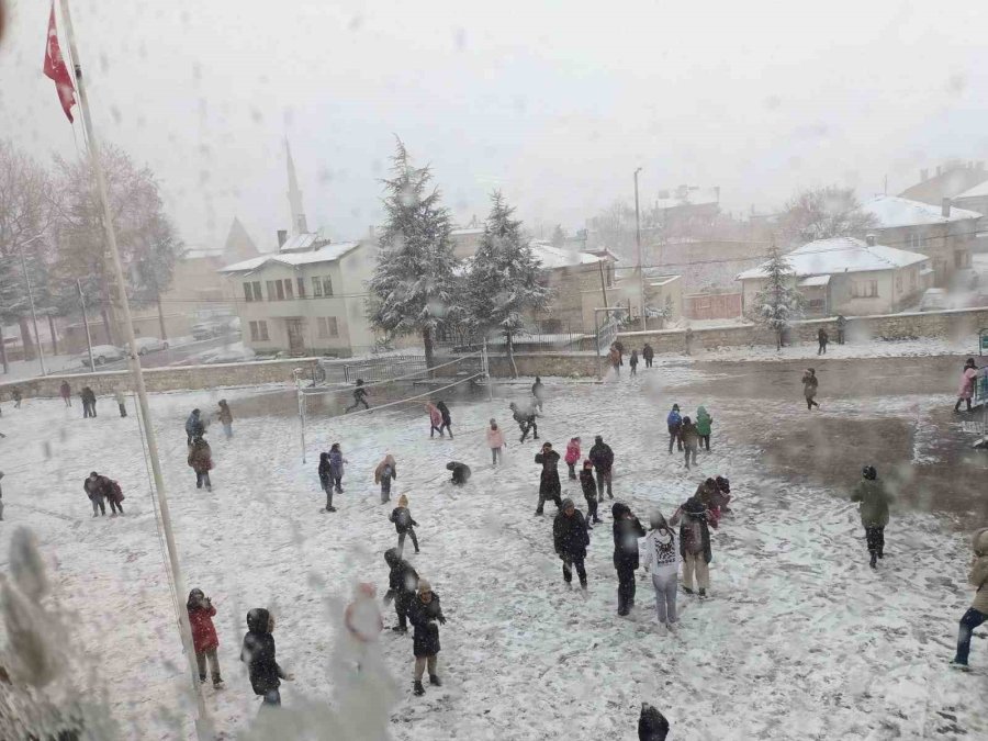 Beyşehir’de Kar Sevinci