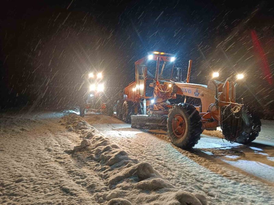 Antalya-konya Kara Yolu Tır Ve Çekicilerin Geçişine Yeniden Açıldı