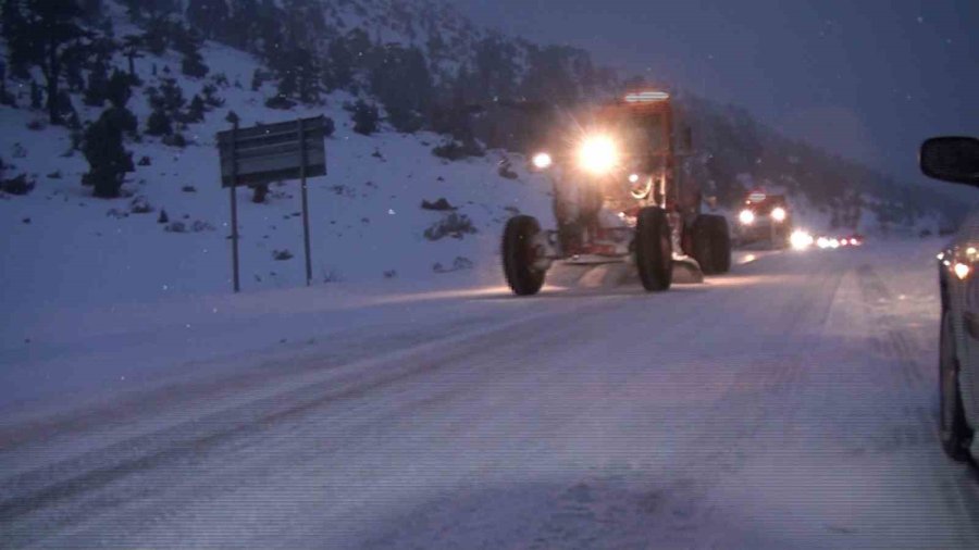 Antalya-konya Kara Yolu Tır Ve Çekicilerin Geçişine Yeniden Açıldı