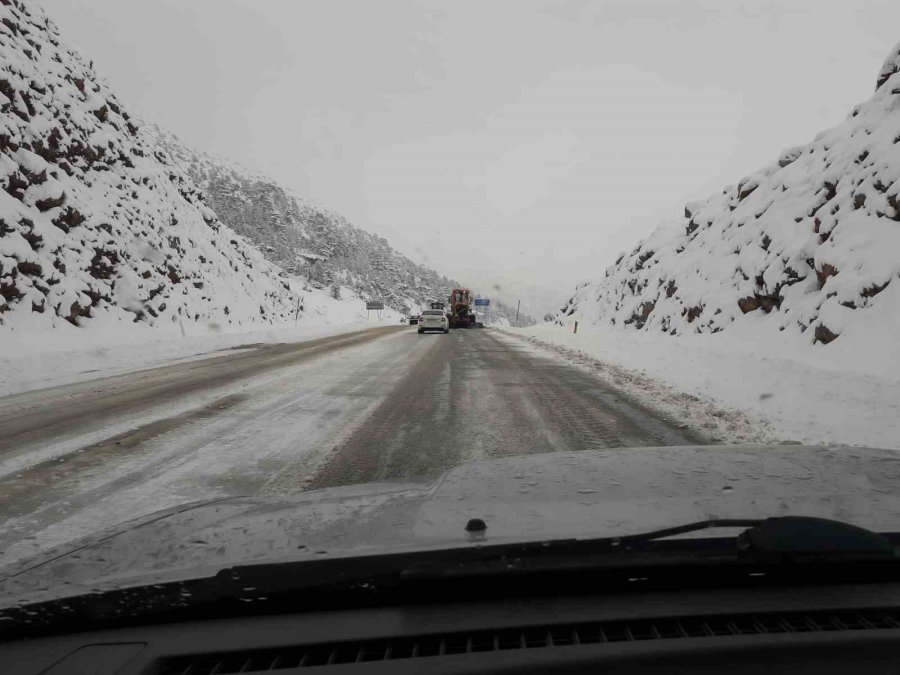 Antalya-konya Kara Yolu Tır Ve Çekicilerin Geçişine Yeniden Açıldı