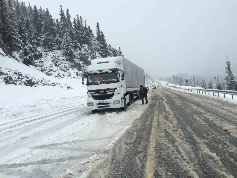 Antalya-konya Kara Yolu Tır Ve Çekicilerin Geçişine Yeniden Açıldı