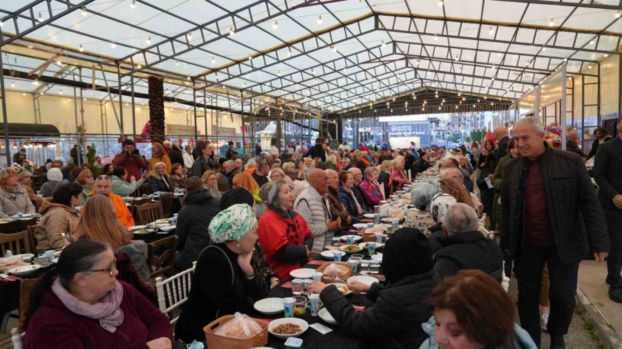 Alanya’da 34 Ülkeden 450’yi Aşkın Yerleşik Yabancı İftar Sofrasında Buluştu