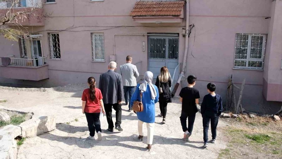 Öğrenciler ’zimem’ Geleneğini Sürdürdü, 102 Bin Tl’lik Borçları Kapattı